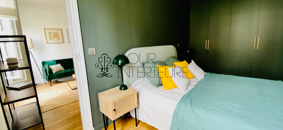 MEUBLÉ – Rénovation totale récente –  1 chambre – 44 m2 – Paris 7ème – Rue Saint Dominique (Gros Caillou) – 4e étage avec ascenseur – Loyer charges comprises : 2.100 €