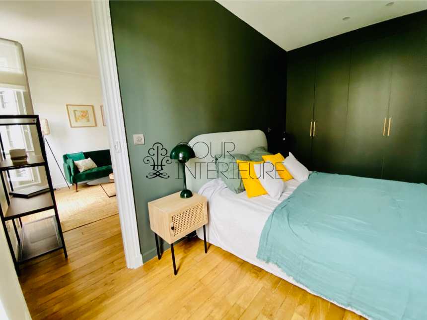 MEUBLÉ – Rénovation totale récente –  1 chambre – 44 m2 – Paris 7ème – Rue Saint Dominique (Gros Caillou) – 4e étage avec ascenseur – Loyer charges comprises : 2.100 €