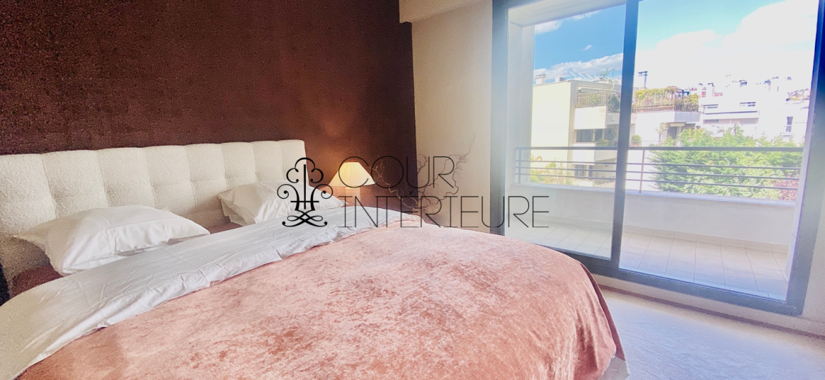 MEUBLÉ – Réfection totale Standing – 3 chambres – 92 Neuilly sur Seine – Pont de Neuilly – 110 m2 – Balcon filant – Climatisation – 3ème étage ascenseur – Loyer charges comprises : 4.100 euros (poss parking en sous-sol en sus)