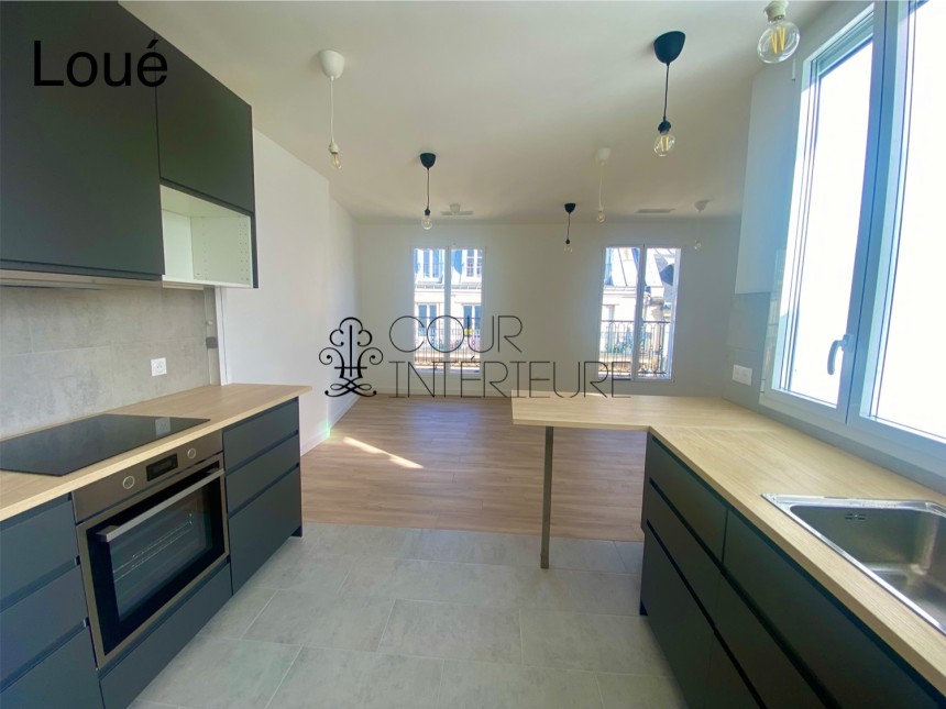 VIDE (cuisine équipée) Refait neuf – 2 chambres (dont 1 petite) – 58,43 m2 + Balcon – Paris 1er – Rue Bourdonnais – 5ème et dernier étage avec ascenseur jusqu’au 4ème étage – Loyer charges comprises : 2.300 euros VIDE (cuisine équipée) Refait neuf – 2 chambres (dont 1 petite) – 58,43 m2 + Balcon – Paris 1er – Rue Bourdonnais – 5ème et dernier étage avec ascenseur jusqu’au 4ème étage – Loyer charges comprises : 2.300 euros