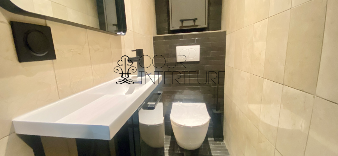 MEUBLÉ – Réfection totale Standing – 3 chambres – 92 Neuilly sur Seine – Pont de Neuilly – 110 m2 – Balcon filant – Climatisation – 3ème étage ascenseur – Loyer charges comprises : 4.100 euros (poss parking en sous-sol en sus)