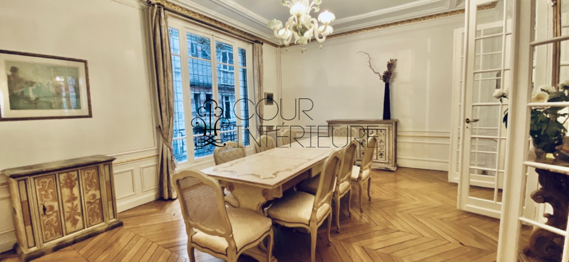 MEUBLÉ – 6/7 Pièces – Paris 17ème – Rue Pierre Demours – 210 m2 – 1er étage avec ascenseur – Loyer charges comprises : 5.900 euros (chauffage central)