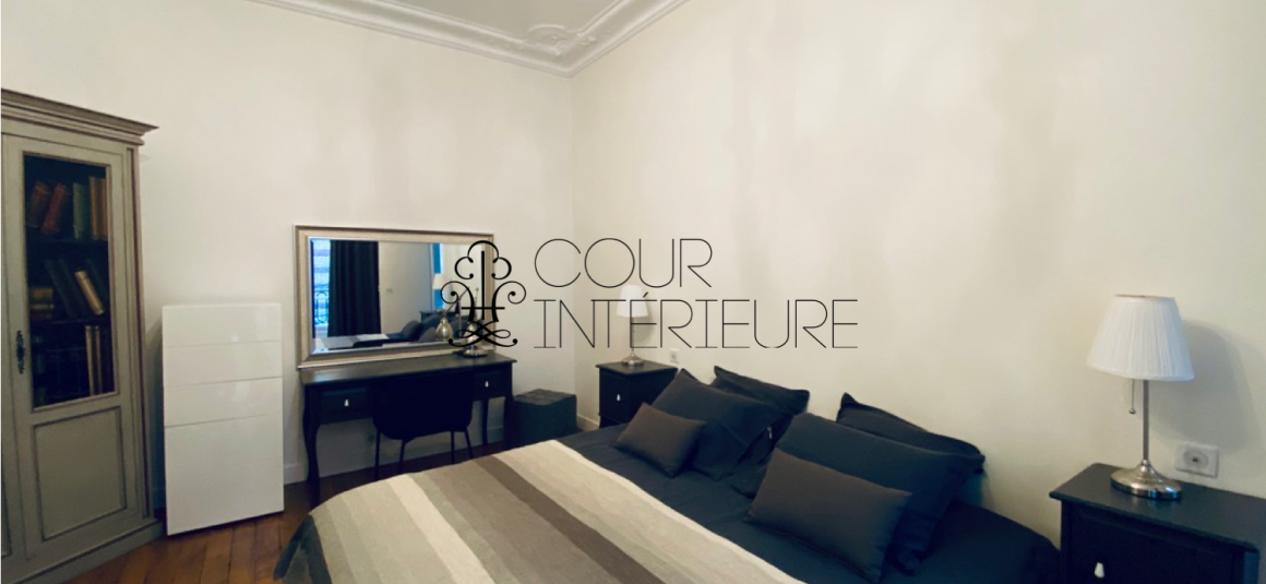 MEUBLÉ – 6/7 Pièces – Paris 17ème – Rue Pierre Demours – 210 m2 – 1er étage avec ascenseur – Loyer charges comprises : 5.900 euros (chauffage central)