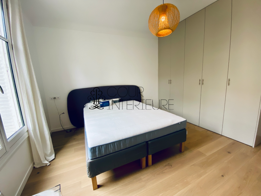 MEUBLÉ – 3 chambres – Paris 15ème – Rue Sarasate – 86,5 m2 + Balcon – 3ème étage avec ascenseur – Loyer charges comprises : 3.106 euros (chauffage collectif)