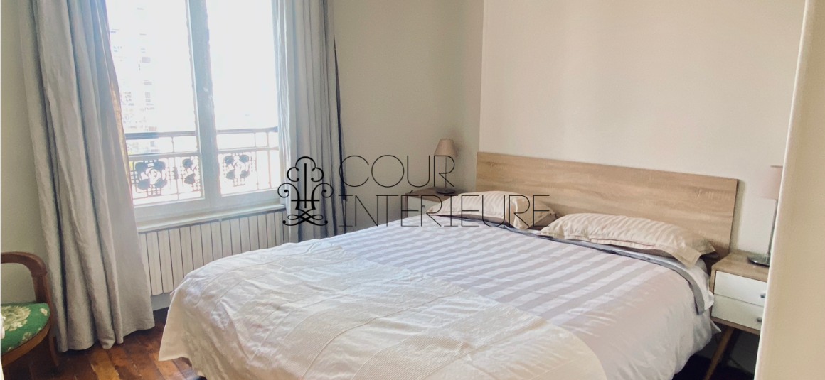 MEUBLÉ – 2 chambres + 1 bureau – Paris 17ème – 106 m2 + balcon 3 m2  – Villiers – Levis -7eme et dernier étage avec grand balcon / terrasse  – Loyer charges comprises  : 3.890 euros