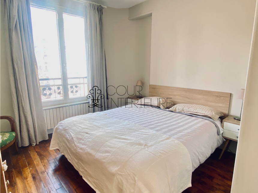 MEUBLÉ – 2 chambres + 1 bureau – Paris 17ème – 106 m2 + balcon 3 m2  – Villiers – Levis -7eme et dernier étage avec grand balcon / terrasse  – Loyer charges comprises  : 3.890 euros