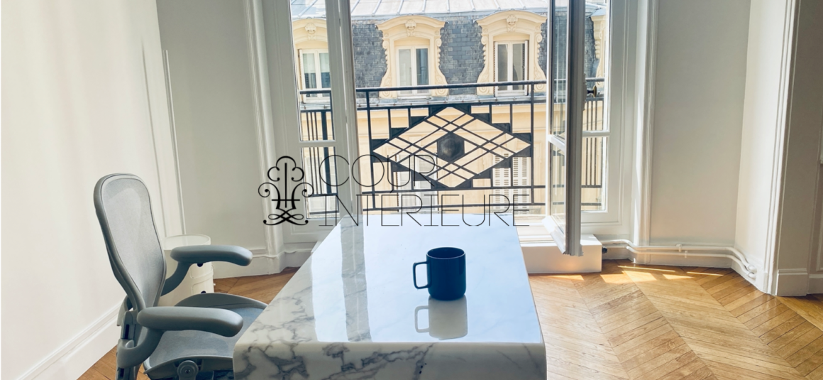 MEUBLÉ – 5 chambres – Paris 16ème – 220 m2 – Rue Cortambert – 3ème étage avec ascenseur – Loyer charges comprises : 9.500 euros (chauffage collectif)