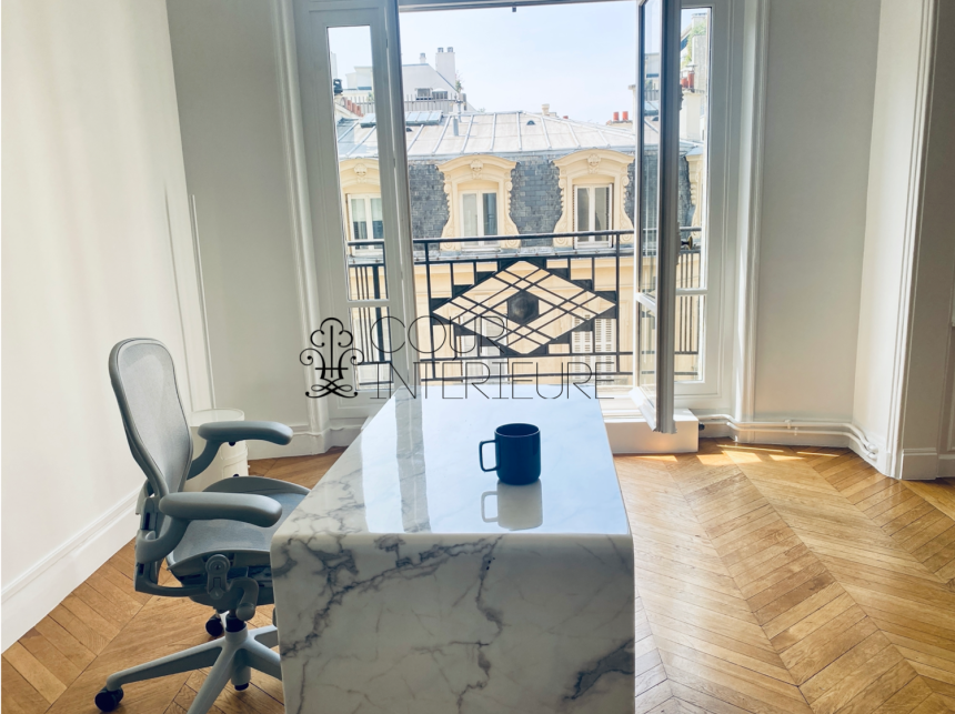 MEUBLÉ – 5 chambres – Paris 16ème – 220 m2 – Rue Cortambert – 3ème étage avec ascenseur – Loyer charges comprises : 10.100 euros (chauffage collectif)