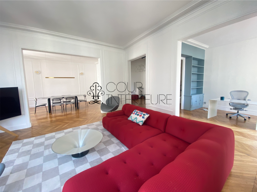 MEUBLÉ – 5 chambres – Paris 16ème – 220 m2 – Rue Cortambert – 3ème étage avec ascenseur – Loyer charges comprises : 10.100 euros (chauffage collectif)