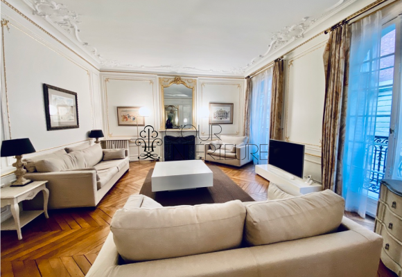 MEUBLÉ – 6/7 Pièces – Paris 17ème – Rue Pierre Demours – 210 m2 – 1er étage avec ascenseur – Loyer charges comprises : 5.900 euros (chauffage central)