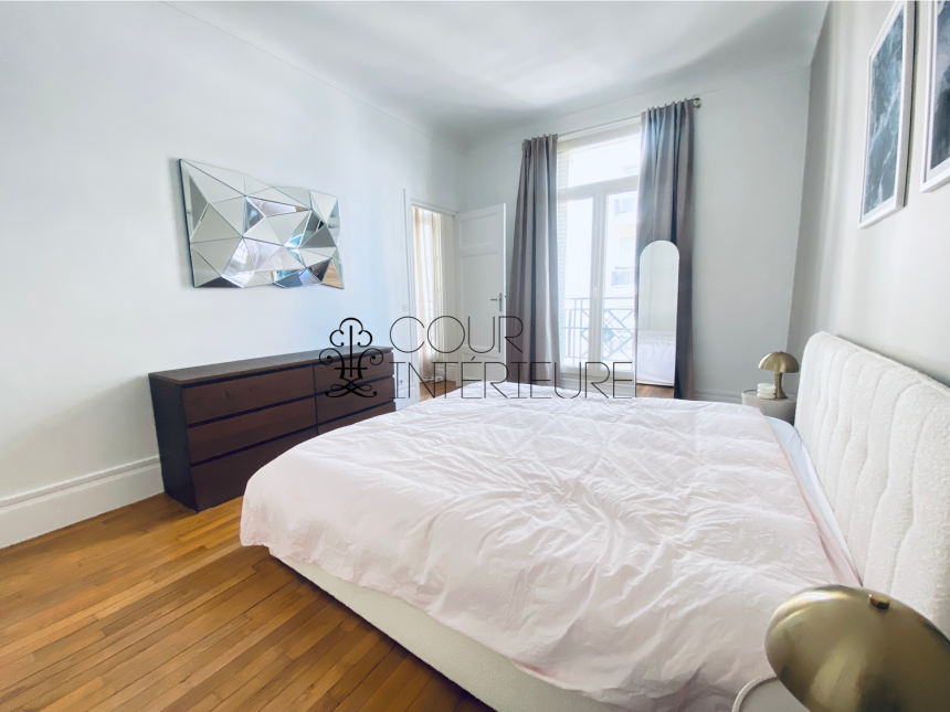 MEUBLÉ – 5 chambres – Paris 16ème – 220 m2 – Rue Cortambert – 3ème étage avec ascenseur – Loyer charges comprises : 10.100 euros (chauffage collectif)