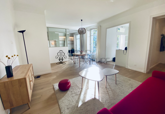 MEUBLÉ – 3 chambres – Paris 15ème – Rue Sarasate – 86,5 m2 + Balcon – 3ème étage avec ascenseur – Loyer charges comprises : 3.106 euros (chauffage collectif)