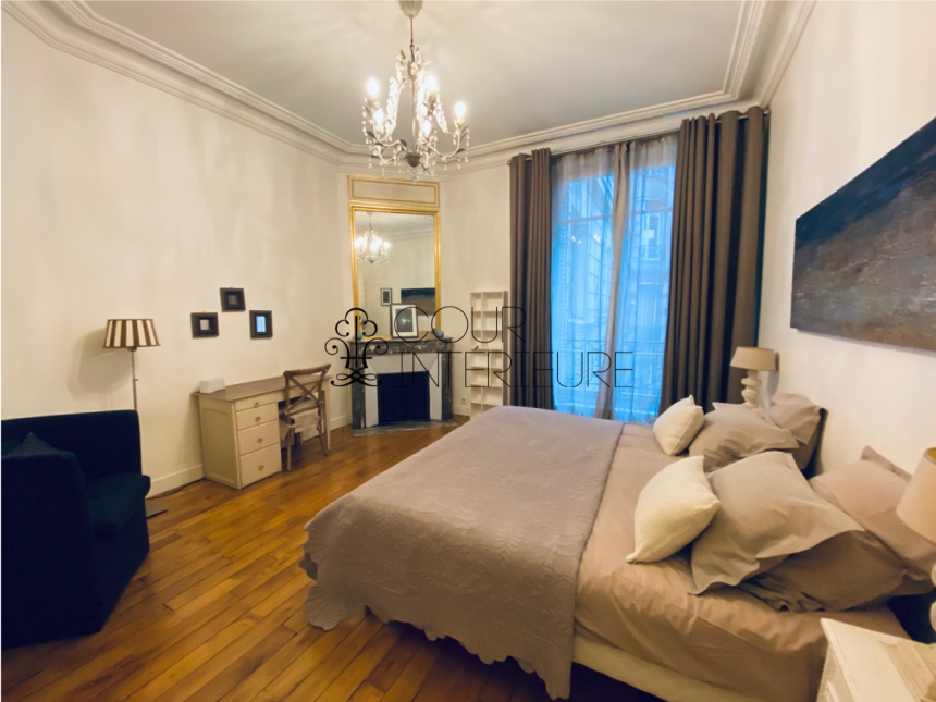 MEUBLÉ – 6/7 Pièces – Paris 17ème – Rue Pierre Demours – 210 m2 – 1er étage avec ascenseur – Loyer charges comprises : 5.900 euros (chauffage central)