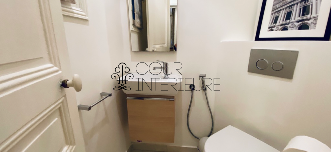 MEUBLÉ – 6/7 Pièces – Paris 17ème – Rue Pierre Demours – 210 m2 – 1er étage avec ascenseur – Loyer charges comprises : 5.900 euros (chauffage central)