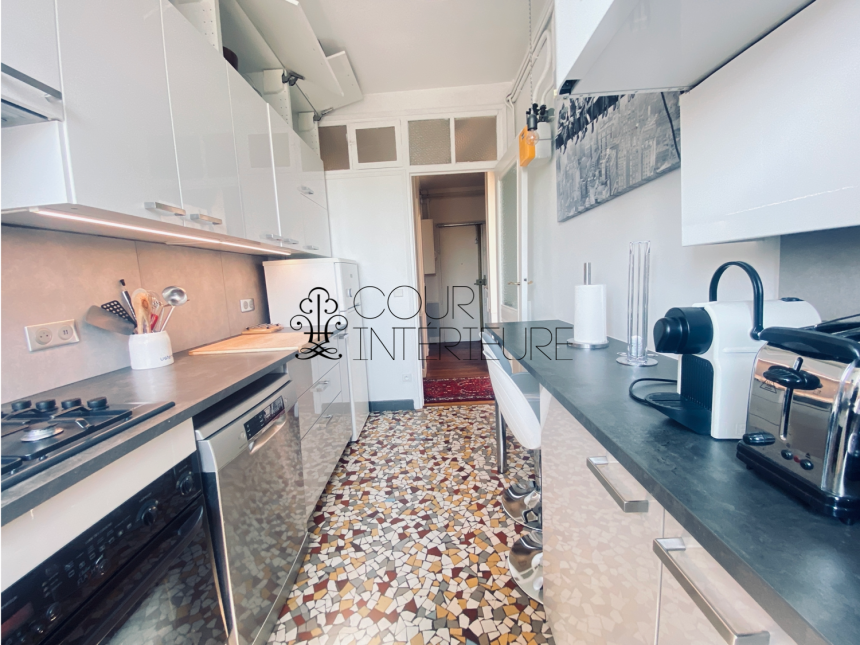 MEUBLÉ – 2 chambres + 1 bureau – Paris 17ème – 106 m2 + balcon 3 m2  – Villiers – Levis -7eme et dernier étage avec grand balcon / terrasse  – Loyer charges comprises  : 3.890 euros
