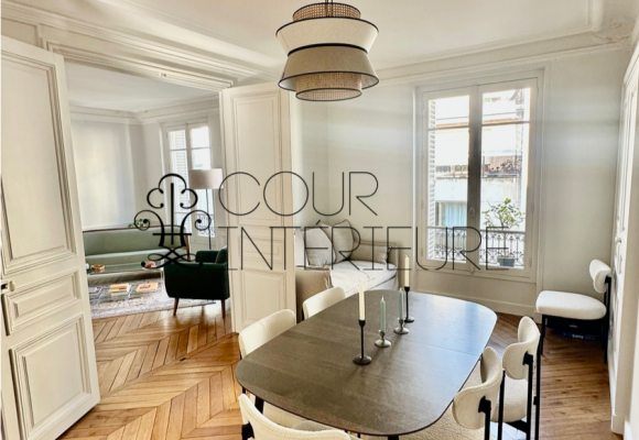MEUBLÉ – 3 pièces (1 chambre) – 67 m2 – Paris 16ème – Village d’Auteuil – Rue Pierre Guerin – 4ème étage ascenseur – Loyer charges comprises : 2.450 euros