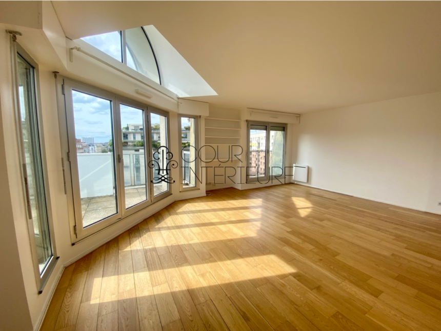 VIDE – 3 chambres – Paris 15ème – Rue de la Convention – 105 m2 + Balcon Terrasse de 12,5 m2 – 7ème et dernier étage avec ascenseur – Double parking en sous-sol – Loyer charges comprises : 3.950 euros cc VIDE – 3 chambres – Paris 15ème – Rue de la Convention – 105 m2 + Balcon Terrasse de 12,5 m2 – 7ème et dernier étage avec ascenseur – Double parking en sous-sol – Loyer charges comprises : 3.950 euros cc