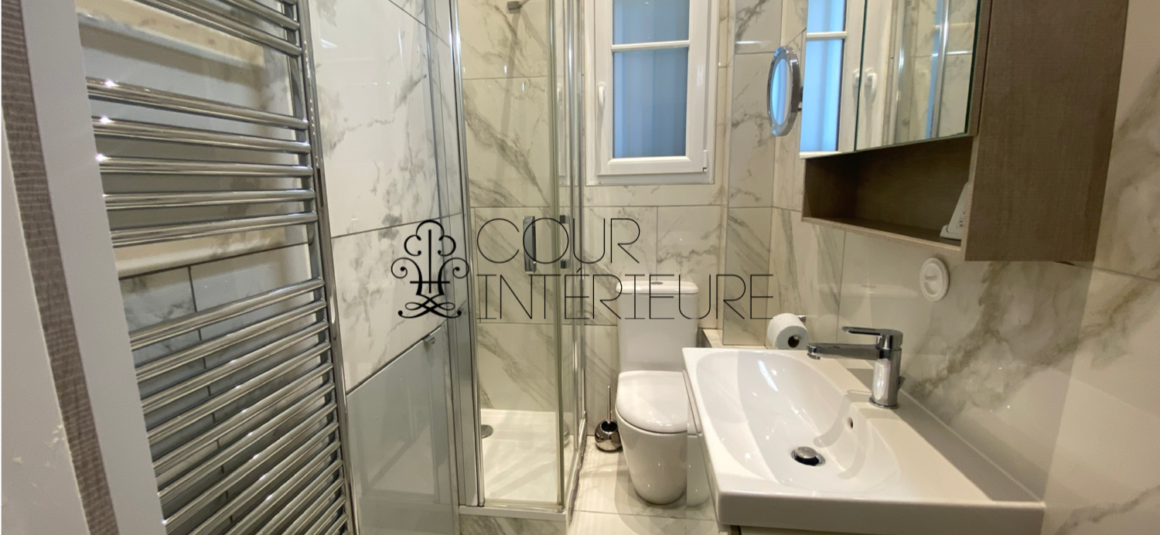 MEUBLÉ – Standing STUDIO spacieux – 26,17 m2 – Paris 9ème – Rue de la Grange Batelière – Richelieu Drouot – 3e étage avec ascenseur – Loyer charges comprises : 1.460 €
