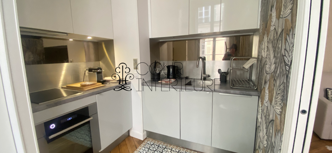 MEUBLÉ – Standing STUDIO spacieux – 26,17 m2 – Paris 9ème – Rue de la Grange Batelière – Richelieu Drouot – 3e étage avec ascenseur – Loyer charges comprises : 1.460 €
