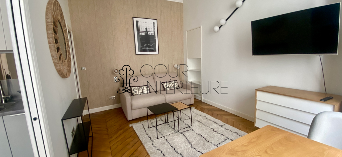 MEUBLÉ – Standing STUDIO spacieux – 26,17 m2 – Paris 9ème – Rue de la Grange Batelière – Richelieu Drouot – 3e étage avec ascenseur – Loyer charges comprises : 1.460 €