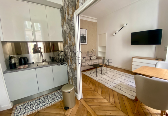 MEUBLÉ – Standing STUDIO spacieux – 26,17 m2 – Paris 9ème – Rue de la Grange Batelière – Richelieu Drouot – 3e étage avec ascenseur – Loyer charges comprises : 1.460 €