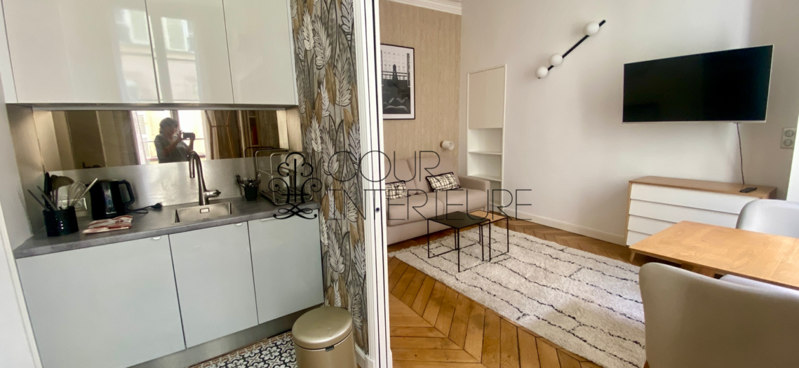 MEUBLÉ – Standing STUDIO spacieux – 26,17 m2 – Paris 9ème – Rue de la Grange Batelière – Richelieu Drouot – 3e étage avec ascenseur – Loyer charges comprises : 1.460 €