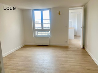 VIDE – 1 chambre – Paris 9ème – Rue Trévise – 40 m2 – 6ème et dernier étage ascenseur – Loyer charges comprises : 1.390 euros