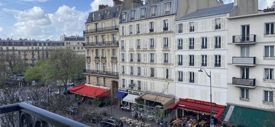 MEUBLÉ – 2 chambres + 1 bureau – 86 m2 – Paris 8ème (limite 17ème) – Ternes / rue Saint Honoré – 3ème étage avec ascenseur – Loyer charges comprises : 3.300 euros + possibilité parking 200 euros