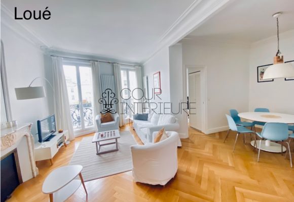 MEUBLÉ – 2 chambres + 1 bureau – 86 m2 – Paris 8ème (limite 17ème) – Ternes / rue Saint Honoré – 3ème étage avec ascenseur – Loyer charges comprises : 3.300 euros + possibilité parking 200 euros