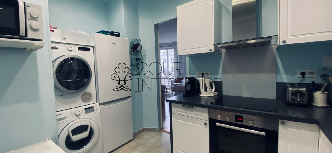 MEUBLÉ – 2 chambres + 1 bureau – 86 m2 – Paris 8ème (limite 17ème) – Ternes / rue Saint Honoré – 3ème étage avec ascenseur – Loyer charges comprises : 3.300 euros + possibilité parking 200 euros