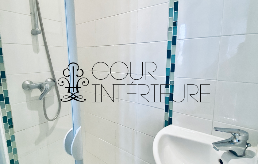 MEUBLÉ – 2 chambres + 1 bureau – 86 m2 – Paris 8ème (limite 17ème) – Ternes / rue Saint Honoré – 3ème étage avec ascenseur – Loyer charges comprises : 3.300 euros + possibilité parking 200 euros