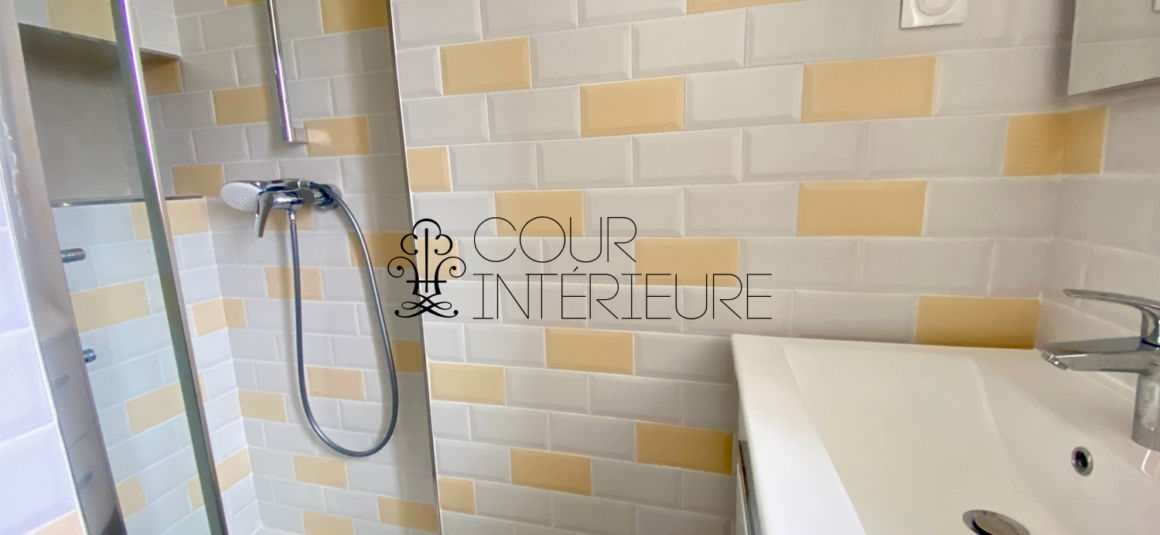 VIDE – 1 chambre – Paris 9ème – Rue Trévise – 40 m2 – 6ème et dernier étage ascenseur – Loyer charges comprises : 1.390 euros