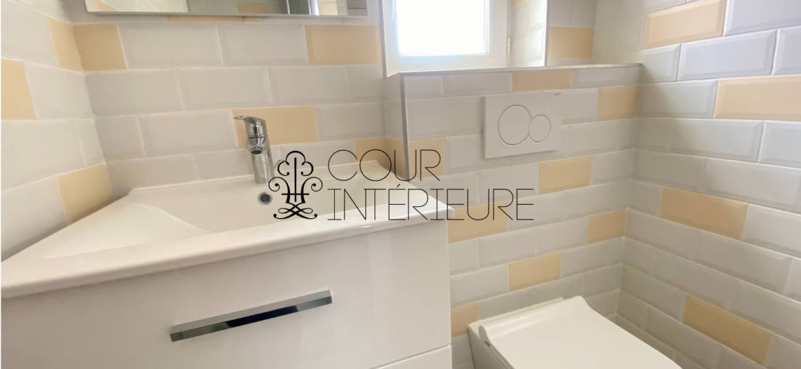 VIDE – 1 chambre – Paris 9ème – Rue Trévise – 40 m2 – 6ème et dernier étage ascenseur – Loyer charges comprises : 1.390 euros