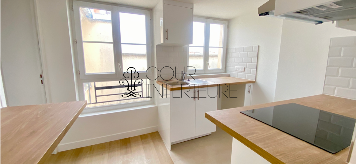 VIDE – 1 chambre – Paris 9ème – Rue Trévise – 40 m2 – 6ème et dernier étage ascenseur – Loyer charges comprises : 1.390 euros