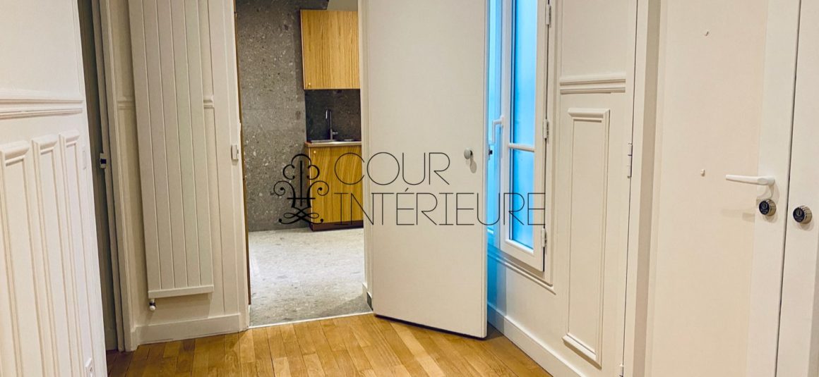 VIDE – Réfection totale – 3 chambres – 131 m2 – Paris 7ème – Rue de Bellechasse – 4ème étage ascenseur – Loyer charges comprises : 5.000 euros