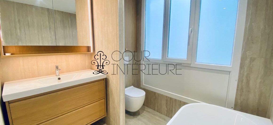 VIDE – Réfection totale – 3 chambres – 131 m2 – Paris 7ème – Rue de Bellechasse – 4ème étage ascenseur – Loyer charges comprises : 5.000 euros