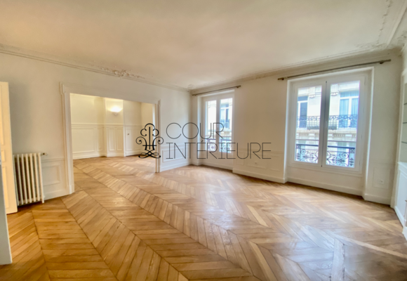 VIDE – Réfection totale – 3 chambres – 131 m2 – Paris 7ème – Rue de Bellechasse – 4ème étage ascenseur – Loyer charges comprises : 5.000 euros