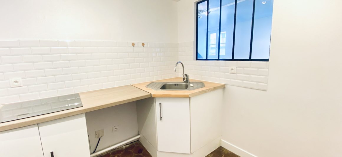 VIDE – 1 chambre – Paris 9ème – Havre Caumartin – Rue Joubert – 40 m2 – 5ème étage avec ascenseur – Loyer charges comprises : 1.311 euros