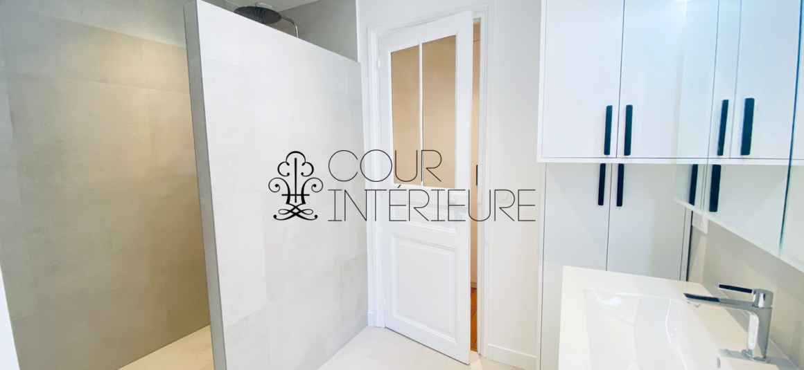 VIDE –  2 chambres – Paris 17ème – 73 m2 – Rue Labie – 4ème étage sans ascenseur – Loyer charges comprises : 2.500 euros