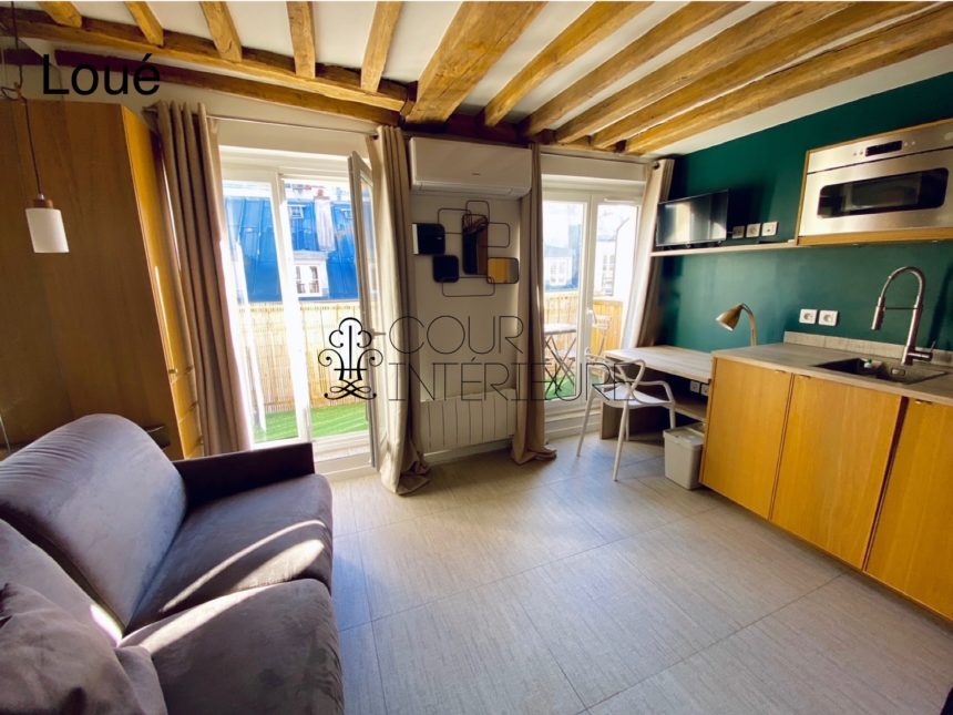 MEUBLÉ – Studio « parfait Pied à terre, esprit suite Hotel » – 15 m2 – Havre Caumartin / Chaussée d&rsquo;Antin – Rue Joubert – Paris 9ème -Hyper centre – Refait par architecte – 5ème étage avec ascenseur – Terrasse de 7 m2 – Loyer charges comprises : 900 euros (climatisation)