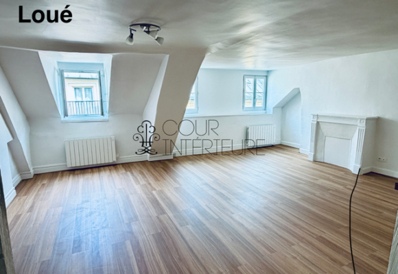 VIDE – 1 chambre – Paris 9ème – Trinité / Havre Caumartin – Rue Joubert – 51 m2 – 5ème et dernier étage ascenseur – Loyer charges comprises  : 1.611,00 euros