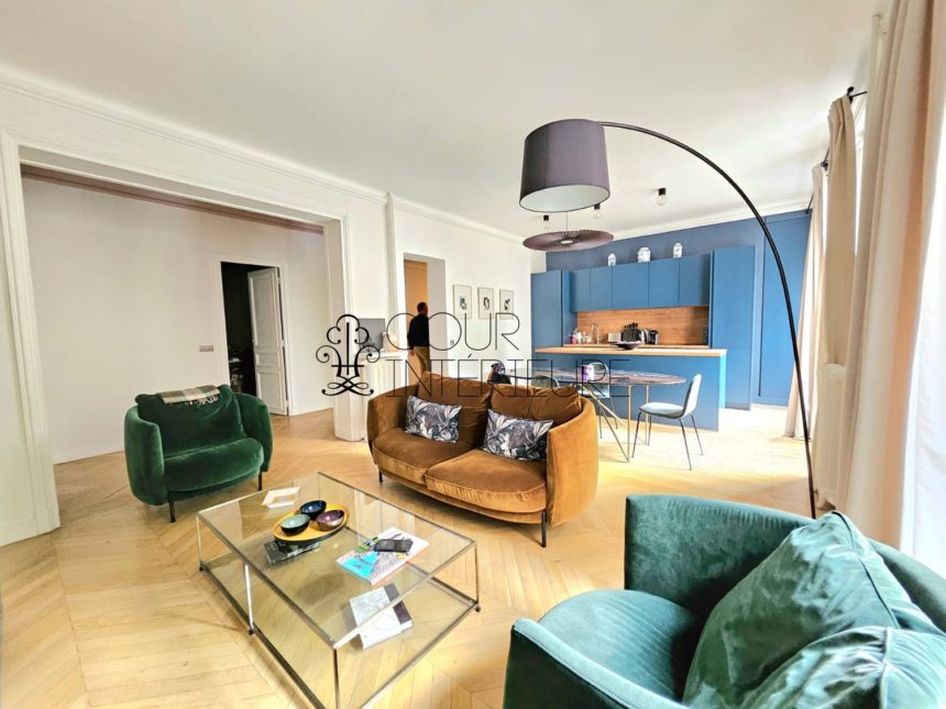 MEUBLÉ – 2 chambres – 95,78 m2 – Paris 16ème – Rue Pergolèse – 1er étage ascenseur – Loyer charges comprises : 3.990 euros (chauffage collectif)