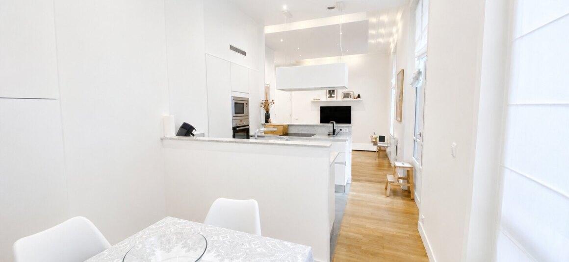 2D40420B-7437-46CD-AD00-C35FBF6FF611 MEUBLÉ – Immeuble grand standing conciergerie 24h/24 – 3 chambres (2 chambres + 1 bureau / chambre d’amis) – 77 m2 – Bld Flandrin / angle Ave Foch/Porte Dauphine – Paris 16ème – 1er étage ascenseur – Loyer mensuel charges comprises : 3.100 €