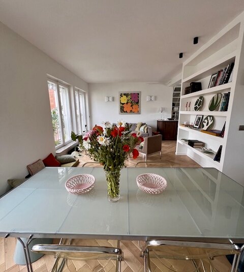 MEUBLÉ – Duplex –  1 chambre – PARIS 15ème – Avenue Motte Picquet – 70 m2 – 8ème étage avec ascenseur – Loyer charges comprises : 2.850 euros (chauffage collectif inclus)