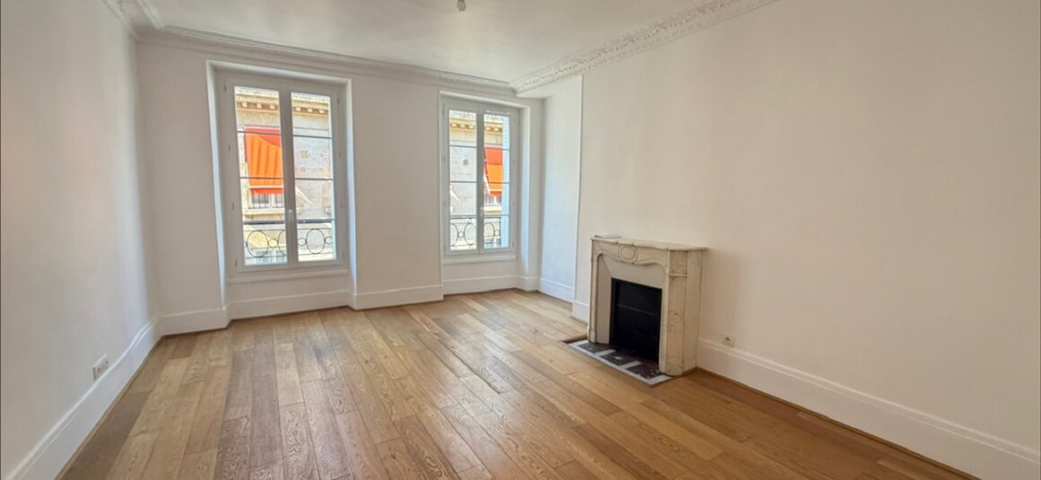 VIDE – 2 chambres – 74 m2 – Havre Caumartin – PARIS 9ème – 3e étage avec ascenseur – Loyer charges comprises : 2.601 euros