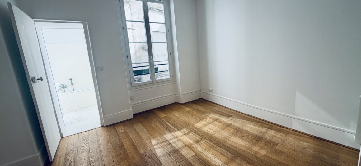 IMG_5291 VIDE – 2 chambres – 74 m2 – Havre Caumartin – PARIS 9e – 3e étage avec ascenseur – Loyer charges comprises : 2.601 euros
