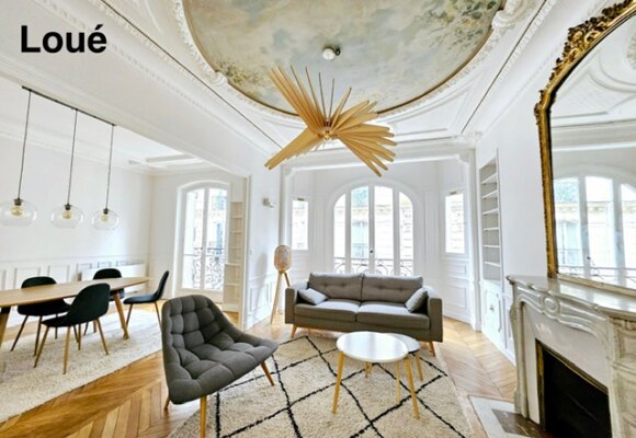 MEUBLÉ – 2 chambres – PARIS 17ème – Rue Guersant – 82 m2 – 3ème étage ascenseur – Loyer charges comprises : 3.400 euros (chauffage collectif). Internet inclus.