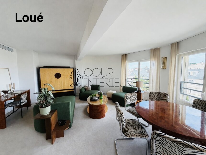 MEUBLÉ par architecte – EXCEPTIONNEL – Immeuble TRÈS STANDING avec conciergerie 24h24- MEUBLÉ par ARCHITECTE – PASSY PLAZA – PARIS 16ème – 2 chambres – Duplex Toit Terrasse en dernier étage – 10ème et 9ème étage ascenseur – 76,30 m2 + Balcon 8 m2 + Toit terrasse  61 m2 – Vue 360° sur TOUR EIFFEL et tout Paris – Parking en sous-sol – Climatisation intégrée – Loyer charges comprises : 5.300 euros (parking en sous-sol compris)