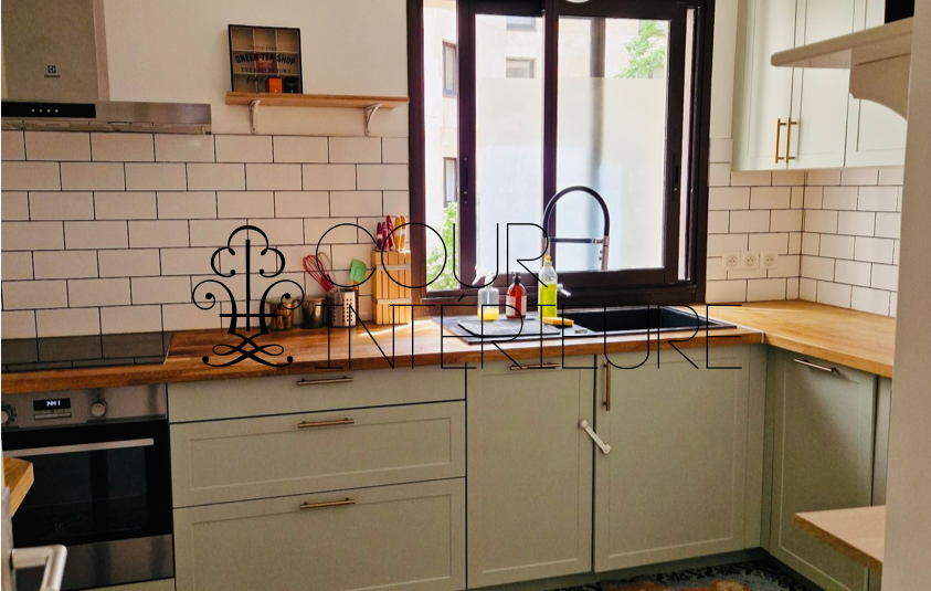 MEUBLÉ – 2 chambres – LEVALLOIS (92) – 68,34 m2 + balcon – 1er étage ascenseur – Loyer charges comprises : 2.300 euros (chauffage et eau chaude collectifs)