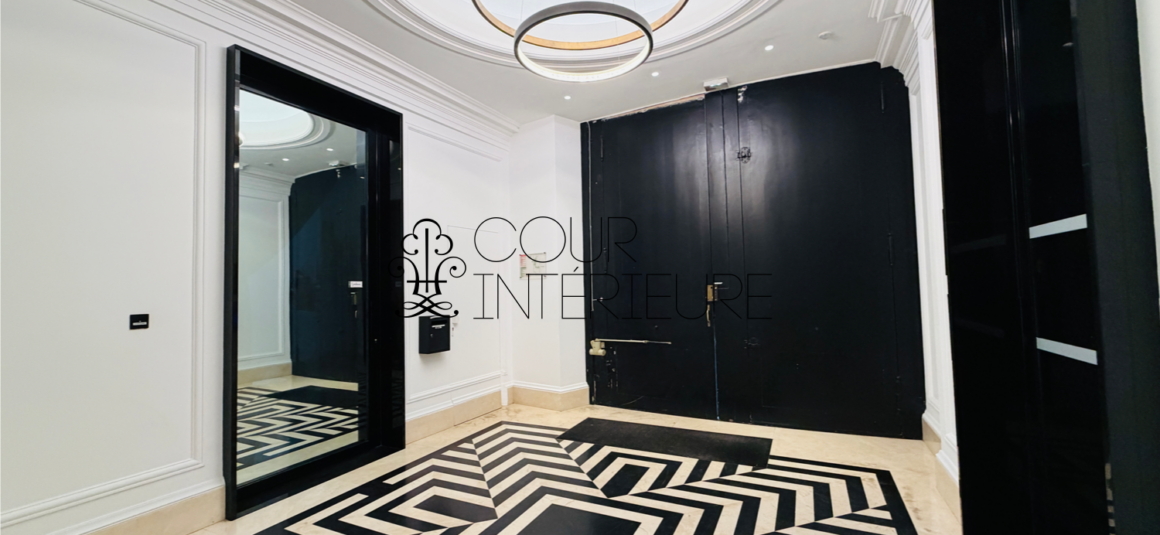 MEUBLÉ – Très standing – Idéal pieds à terre – 1 chambre – 34 m2 au sol – Paris 7ème – Rue de Grenelle – Quartier Beaupassage / Raspail – 3ème étage avec ascenseur – Loyer charges comprises : 1.950 euros (chauffage et eau chaude collectifs inclus) et (Internet inclus).